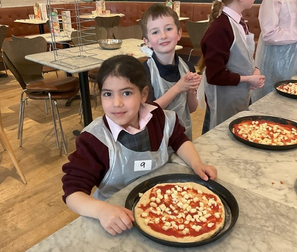 Pizza Making Fun for the Food Committee