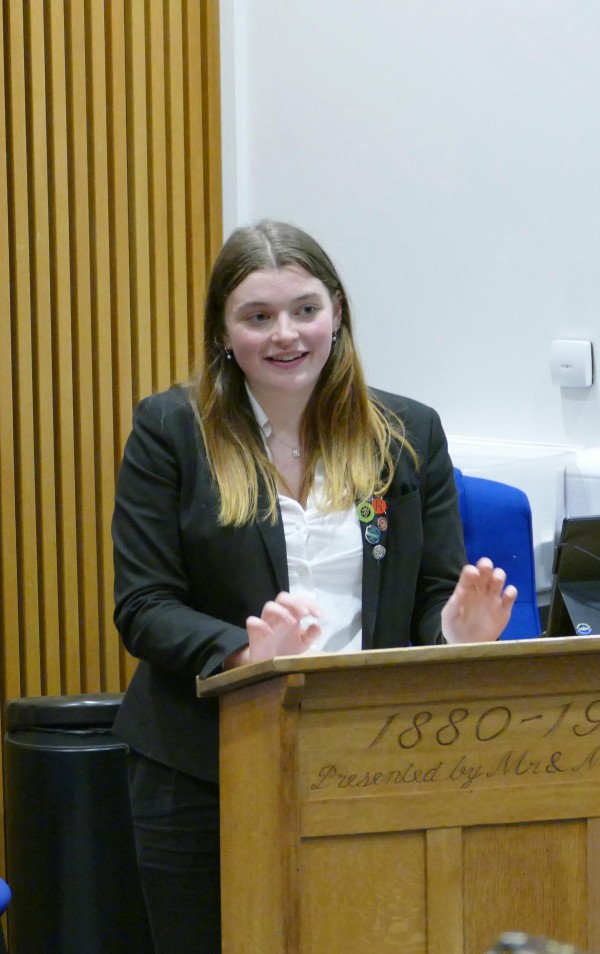 Kirsty Shines with Outstanding UCAT Achievement